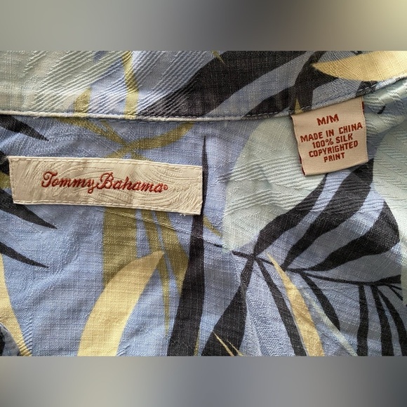 TOMMY BAHAMA 100% Silk Aloha Hawaiian Tropical Shirt Men M Medium - Picture 4 of 5